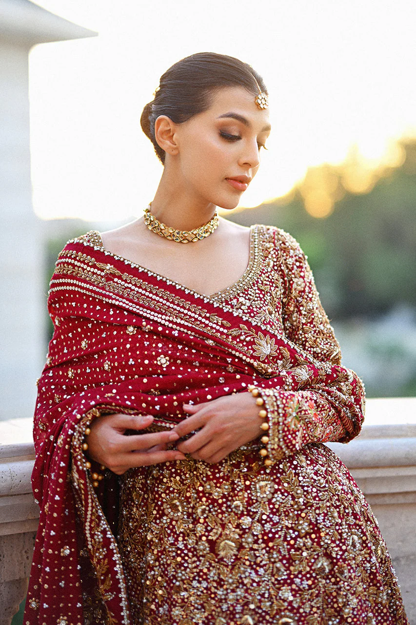 PakistaniBridalDressinRedLehengaPishwasStyleOnline_1080x