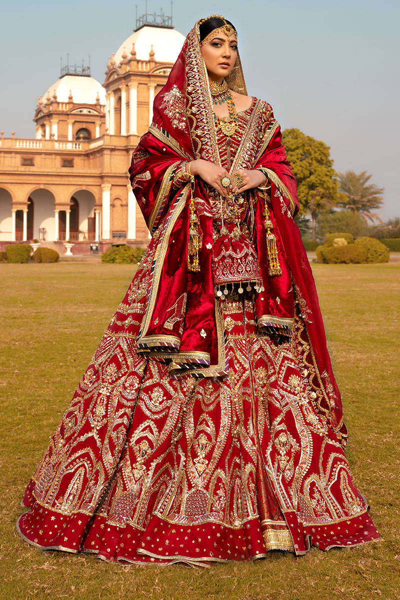 TraditionalBridalPishwaswithGhararaRedPakistaniDress_1080x
